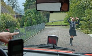 Wenn möglich, sollen Angehörige oder Bekannte den die Rettungskräfte einweisen. - Thomas Kube Wenn möglich, sollen Angehörige oder Bekannte den die Rettungskräfte einweisen. - Thomas Kube