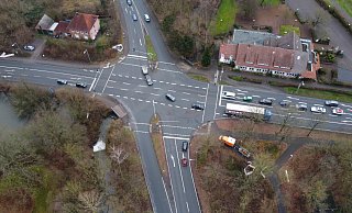 Das Becker Kreuz wird umgebaut. Das Luftbild zeigt die aktuelle Situation. Die Werster Straße im oberen Bildrand und die Lübbecker Straße, die durch Bildmitte verläuft, sollen eine weitere Spur erhalten. - Wolfhard Jording Das Becker Kreuz wird umgebaut. Das Luftbild zeigt die aktuelle Situation. Die Werster Straße im oberen Bildrand und die Lübbecker Straße, die durch Bildmitte verläuft, sollen eine weitere Spur erhalten. - Wolfhard Jording