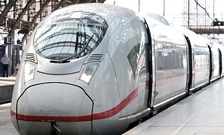 Ein Bundestagsabgeordneter sprach davon, die neue ICE-Trasse "Hannover-Bielefeld" sei "endgültig gestorben". Die Bahn sieht das anders. - Symbolfoto: Pixabay/NoName_13 Ein Bundestagsabgeordneter sprach davon, die neue ICE-Trasse "Hannover-Bielefeld" sei "endgültig gestorben". Die Bahn sieht das anders. - Symbolfoto: Pixabay/NoName_13