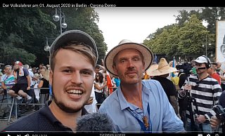 Matthäus Westfal (l.), hier bei bei einer Demo in Berlin, ist eng verbunden mit dem verurteilten Neonazi Nikolai Nerling. - Recherche Kollektiv Ostwestfalen Matthäus Westfal (l.), hier bei bei einer Demo in Berlin, ist eng verbunden mit dem verurteilten Neonazi Nikolai Nerling. - Recherche Kollektiv Ostwestfalen