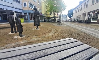 Im Bereich der Märchenfiguren an der Stummrige Straße, die integriert werden sollen, soll der Trinkwasserbrunnen aufgestellt werden. - Simone Flörke Im Bereich der Märchenfiguren an der Stummrige Straße, die integriert werden sollen, soll der Trinkwasserbrunnen aufgestellt werden. - Simone Flörke