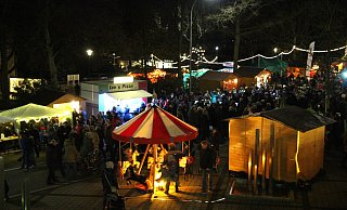 Das Ortszentrum verwandelt sich wieder in eine Weihnachts-Festmeile. - Archivfoto: Myriam Domke-Feiner Das Ortszentrum verwandelt sich wieder in eine Weihnachts-Festmeile. - Archivfoto: Myriam Domke-Feiner