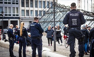 Im März 2024 haben Polizei und Ordnungsamt eine Razzia an der Bielefelder Tüte durchgeführt. - NW Im März 2024 haben Polizei und Ordnungsamt eine Razzia an der Bielefelder Tüte durchgeführt. - NW