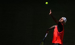 Nick Kyrgios hat sich beim ATP-Turnier in Halle schadlos gehalten. Das Publikum feierte ihn - anders als in Stuttgart zuvor, wo der Australier laut eigener Aussage rassistisch beschimpft worden war. - picture alliance/dpa Nick Kyrgios hat sich beim ATP-Turnier in Halle schadlos gehalten. Das Publikum feierte ihn - anders als in Stuttgart zuvor, wo der Australier laut eigener Aussage rassistisch beschimpft worden war. - picture alliance/dpa