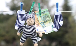 Dass Kinder Geld kosten, ist vielen schon zur Gründung der Familie klar. Dass das System der Kinderbetreuung dann aber so schwierig ist, wissen viele vorher nicht. - Felix Eisele Dass Kinder Geld kosten, ist vielen schon zur Gründung der Familie klar. Dass das System der Kinderbetreuung dann aber so schwierig ist, wissen viele vorher nicht. - Felix Eisele