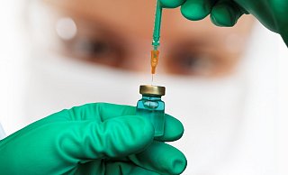 Die Kluft zwischen Gesundheitsminister Lauterbach und dem erklärten Impfpflichtgegner, Bundestagsvizepräsident Kubicki, von der FDP ist tief wie eine Gletscherspalte, meint unsere Autorin. - Jessica Eberle Die Kluft zwischen Gesundheitsminister Lauterbach und dem erklärten Impfpflichtgegner, Bundestagsvizepräsident Kubicki, von der FDP ist tief wie eine Gletscherspalte, meint unsere Autorin. - Jessica Eberle