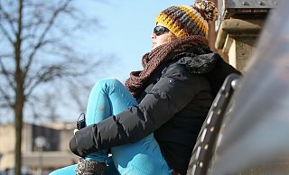 Trotz Temperaturen für Mütze und Schal hat die Sonne laut Wetterexperten ab Ende Februar schon einige Kraft. - dpa Trotz Temperaturen für Mütze und Schal hat die Sonne laut Wetterexperten ab Ende Februar schon einige Kraft. - dpa