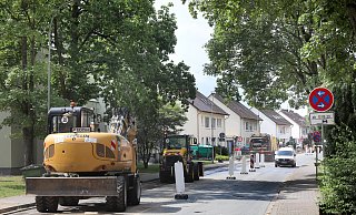 Die Bauvereinstraße ist in diesen Wochen eine Baustelle. Die Fahrbahn wird erneuert. Parken ist hier ausdrücklich verboten. - Frank-Michael Kiel-Steinkamp Die Bauvereinstraße ist in diesen Wochen eine Baustelle. Die Fahrbahn wird erneuert. Parken ist hier ausdrücklich verboten. - Frank-Michael Kiel-Steinkamp