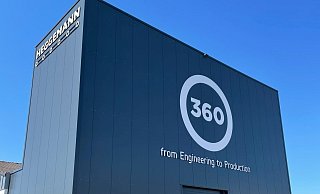 Das neue Testzentrum ist 13 Meter hoch. Es löst einen wesentlich kleineren Vorgänger ab. - Heggemann AG Das neue Testzentrum ist 13 Meter hoch. Es löst einen wesentlich kleineren Vorgänger ab. - Heggemann AG