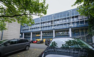In der ehemaligen Hauptpost an der Nahariyastraße will die Düsseldorfer Medikus-Gruppe im Herbst ihre Diamorphinpraxis eröffnen. - Andreas Zobe In der ehemaligen Hauptpost an der Nahariyastraße will die Düsseldorfer Medikus-Gruppe im Herbst ihre Diamorphinpraxis eröffnen. - Andreas Zobe