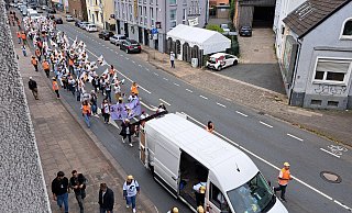 Die erste Demo war am Nachmittag auch auf der Jöllenbecker Straße unterwegs. - Matthias Reiprich Die erste Demo war am Nachmittag auch auf der Jöllenbecker Straße unterwegs. - Matthias Reiprich