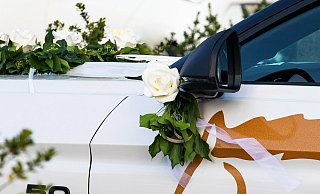 Nach einem Hochzeitskorso, den viele Augenzeugen als verkehrsgefährdend eingestuft haben, sind nun die Ermittlungen abgeschlossen. - Symbolfoto: Pixabay / Creative Commons Nach einem Hochzeitskorso, den viele Augenzeugen als verkehrsgefährdend eingestuft haben, sind nun die Ermittlungen abgeschlossen. - Symbolfoto: Pixabay / Creative Commons