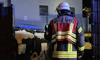 Die Feuerwehr beim Einsatz in Schildesche. - Paul Brinkmann Die Feuerwehr beim Einsatz in Schildesche. - Paul Brinkmann