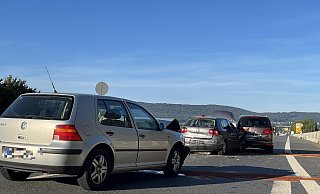 Bei dem Unfall wurden zwei Menschen verletzt. - Nina Könemann Bei dem Unfall wurden zwei Menschen verletzt. - Nina Könemann