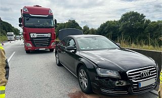 Gut zu tun hatten die Einsatzkräfte am Montagmittag auf der Autobahn 44 zwischen Warburg und Diemelstadt, wo sich gleich zwei Unfälle binnen einer Minute ereigneten. - FFW Warburg Gut zu tun hatten die Einsatzkräfte am Montagmittag auf der Autobahn 44 zwischen Warburg und Diemelstadt, wo sich gleich zwei Unfälle binnen einer Minute ereigneten. - FFW Warburg
