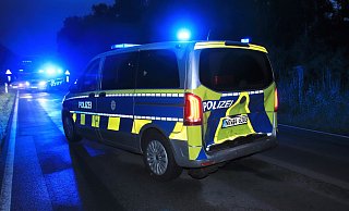Der Autofahrer rammte auf der Flucht den Streifenwagen der Höxteraner Polizei. - David Schellenberg Der Autofahrer rammte auf der Flucht den Streifenwagen der Höxteraner Polizei. - David Schellenberg