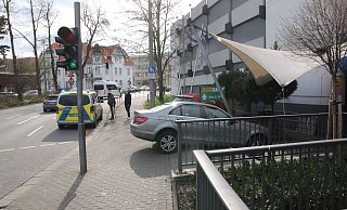 Die Mercedes C-Klasse steht auf der Treppe. - Jobst Lüdeking Die Mercedes C-Klasse steht auf der Treppe. - Jobst Lüdeking