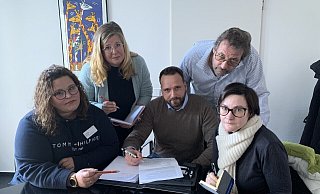 Christina Schultz, Esther Lux, Martin Wittig, Ralf Adams und Mady Schumacher (v.l.) wollen mitreden. Sie vertreten 30 privaten Dienste, die die Hälfte der Bielefelder Pflegebedürftigen versorgen. - Ivonne Michel Christina Schultz, Esther Lux, Martin Wittig, Ralf Adams und Mady Schumacher (v.l.) wollen mitreden. Sie vertreten 30 privaten Dienste, die die Hälfte der Bielefelder Pflegebedürftigen versorgen. - Ivonne Michel