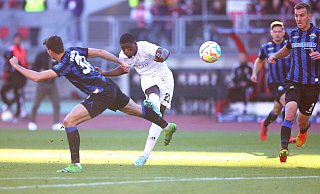 SCP-Akteur Maxi Rohr (l.) verteidigt viel zu passiv. Nürnbergs Stürmer Kwadwo Duah schweißt das Leder in den Winkel. - Imago Images SCP-Akteur Maxi Rohr (l.) verteidigt viel zu passiv. Nürnbergs Stürmer Kwadwo Duah schweißt das Leder in den Winkel. - Imago Images
