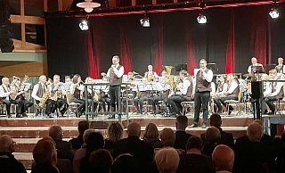 Beim Salzkottener Neujahrskonzert machte der Musikverein Harmonie Verlar den Auftakt. - Carola Drabon Beim Salzkottener Neujahrskonzert machte der Musikverein Harmonie Verlar den Auftakt. - Carola Drabon