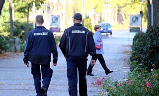 Der intensivere Einsatz des Ordnungsamtes zur Bestreifung des Kurparks ist Gegenstand der politischen Debatte. In der hatte der Bürgermeister dem Personalrat der Stadt eine Blockadehaltung vorgeworfen. Dagengen wehrt sich nun die Mitarbeitervertretung. - Thorsten Gödecker Der intensivere Einsatz des Ordnungsamtes zur Bestreifung des Kurparks ist Gegenstand der politischen Debatte. In der hatte der Bürgermeister dem Personalrat der Stadt eine Blockadehaltung vorgeworfen. Dagengen wehrt sich nun die Mitarbeitervertretung. - Thorsten Gödecker