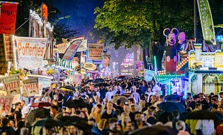 In Paderborn wird Libori gefeiert. Getreu dem Motto: Kirche, Kultur und Kirmes. Erwartet werden an den neun Tagen rund 1,5 Millionen Besucherinnen und Besucher. - BESIM MAZHIQI In Paderborn wird Libori gefeiert. Getreu dem Motto: Kirche, Kultur und Kirmes. Erwartet werden an den neun Tagen rund 1,5 Millionen Besucherinnen und Besucher. - BESIM MAZHIQI