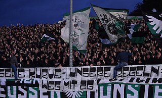 Die Karten für das Auswärtsspiel in Wiedenbrück waren in Münster innerhalb von nur zwei Stunden vergriffen. - picture alliance Die Karten für das Auswärtsspiel in Wiedenbrück waren in Münster innerhalb von nur zwei Stunden vergriffen. - picture alliance