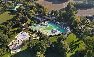 Das Freibad liegt idyllisch an der Straße Zum Meierhof. Der Ölbach fließt direkt vorbei, der Verler See ist nah. - Roland Thöring Das Freibad liegt idyllisch an der Straße Zum Meierhof. Der Ölbach fließt direkt vorbei, der Verler See ist nah. - Roland Thöring