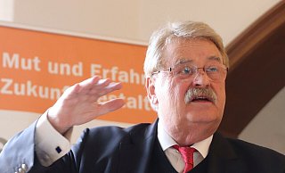 Elmar Brok kritisiert die Bielefelder Rathaus-Koalition - und das mit deutlichen Worten. - Sigurd Gringel (Archiv) Elmar Brok kritisiert die Bielefelder Rathaus-Koalition - und das mit deutlichen Worten. - Sigurd Gringel (Archiv)
