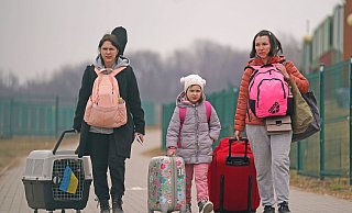 Viele Menschen flüchten aus der Ukraine, aber einige auch in die Ukraine. Die Gründe. - VICTORIA JONES Viele Menschen flüchten aus der Ukraine, aber einige auch in die Ukraine. Die Gründe. - VICTORIA JONES