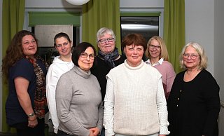 Tanja Behring (v. l.), Ines Spilker, Katia Bahari, Jutta Meinhardt, Margret Möllering, Kerstin Wöbbeking und Christiane Brune-Wiemer kamen im Lübbecker Büro der Grünen zusammen. - Ilka Gülker Tanja Behring (v. l.), Ines Spilker, Katia Bahari, Jutta Meinhardt, Margret Möllering, Kerstin Wöbbeking und Christiane Brune-Wiemer kamen im Lübbecker Büro der Grünen zusammen. - Ilka Gülker