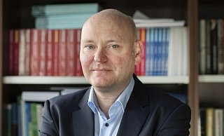 Achim Truger Professor für Sozioökonomie mit Schwerpunkt Staatstätigkeit und Staatsfinanzen an der Universität Duisburg-Essen. - Bettina Engel-Albustin / fotoagentur ruhr moers Achim Truger Professor für Sozioökonomie mit Schwerpunkt Staatstätigkeit und Staatsfinanzen an der Universität Duisburg-Essen. - Bettina Engel-Albustin / fotoagentur ruhr moers