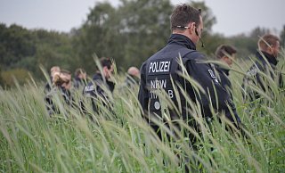 Eine Hundertschaft der Polizei hatte nach dem Senior gesucht. - (Symbolbild): Alexander Lange Eine Hundertschaft der Polizei hatte nach dem Senior gesucht. - (Symbolbild): Alexander Lange