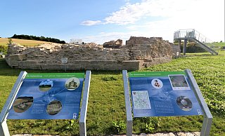 Im Herbst war der Holsterburg-Rundweg eröffnet worden. Er fand sowohl in der Stadt, als auch unter ihren Besuchern viele Freunde. - Simone Flörke Im Herbst war der Holsterburg-Rundweg eröffnet worden. Er fand sowohl in der Stadt, als auch unter ihren Besuchern viele Freunde. - Simone Flörke