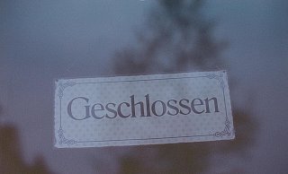 Besitzerwechsel: Der neue Vermieter des Hauses hat die Miete erhöht - deutlich. Unfreiwillig strich Alfred Lexy dann die Segel. - Symbolbild: Unsplash Besitzerwechsel: Der neue Vermieter des Hauses hat die Miete erhöht - deutlich. Unfreiwillig strich Alfred Lexy dann die Segel. - Symbolbild: Unsplash