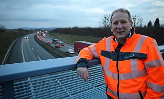 Sven Johanning hat den Bau der Nordumgehung vom Planfeststellungsbeschluss bis zur Verkehrsfreigabe als Pressesprecher von Straßen NRW in Bielefeld betreut. - Jörg Stuke Sven Johanning hat den Bau der Nordumgehung vom Planfeststellungsbeschluss bis zur Verkehrsfreigabe als Pressesprecher von Straßen NRW in Bielefeld betreut. - Jörg Stuke