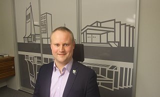 Bürgermeister Henning Vieker stellt sich Bürgerfragen. - Karsten Schulz Bürgermeister Henning Vieker stellt sich Bürgerfragen. - Karsten Schulz