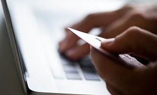 Mit Fake-Mails im Namen der Polizei haben sich Betrüger jetzt im Kreis Gütersloh an potenzielle Opfer gewandt. In einigen Fällen ist eine Überweiung gefordert worden. - Symbolbild: dpa Mit Fake-Mails im Namen der Polizei haben sich Betrüger jetzt im Kreis Gütersloh an potenzielle Opfer gewandt. In einigen Fällen ist eine Überweiung gefordert worden. - Symbolbild: dpa