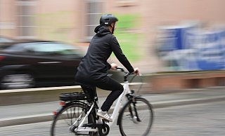 An wen kann man sich in Bielefeld wenden, wenn das Fahrrad nicht mehr richtig läuft oder einen Saison-Check braucht? Wir haben Tipps. - Julia Fahl An wen kann man sich in Bielefeld wenden, wenn das Fahrrad nicht mehr richtig läuft oder einen Saison-Check braucht? Wir haben Tipps. - Julia Fahl