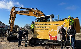 Die Arbeiten für den McDonald's-Neubau an der B64 in Delbrück sind gestartet. - McDonald's Verwaltung Heiderich Die Arbeiten für den McDonald's-Neubau an der B64 in Delbrück sind gestartet. - McDonald's Verwaltung Heiderich