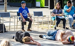 Die Obdachlosen zeigen beim Theaterstück Teile ihres Lebens. - Mike-Dennis Mller / www.mdm.photo Die Obdachlosen zeigen beim Theaterstück Teile ihres Lebens. - Mike-Dennis Mller / www.mdm.photo
