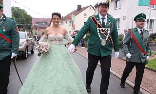 Marius und Silke Köllinger sind das Königspaar der Kühlsener Schützenbruderschaft St. Josef. - Burkhard Battran Marius und Silke Köllinger sind das Königspaar der Kühlsener Schützenbruderschaft St. Josef. - Burkhard Battran