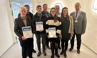 Die Preisträgerinnen und Preisträger: Helmut Haverkamp, Karl-Josef Simon, Josef Krawinkel, Diethelm Giefers, Josef Vogt, Liv Leibmann, Kirstin Hünnefeld. - Ralf T. Mischer Die Preisträgerinnen und Preisträger: Helmut Haverkamp, Karl-Josef Simon, Josef Krawinkel, Diethelm Giefers, Josef Vogt, Liv Leibmann, Kirstin Hünnefeld. - Ralf T. Mischer
