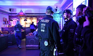 Am Freitagabend kam es in Gütersloh zu groß angelegten Kontrollen. - Symbolfoto/ dpa Am Freitagabend kam es in Gütersloh zu groß angelegten Kontrollen. - Symbolfoto/ dpa