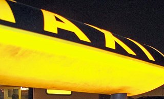 Nach der Taxifahrt setzten die beiden jungen Fahrgäste rohe Gewalt ein, um zu entkommen. - Symbolfoto: pixabay / Creative Commons Nach der Taxifahrt setzten die beiden jungen Fahrgäste rohe Gewalt ein, um zu entkommen. - Symbolfoto: pixabay / Creative Commons