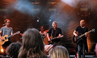 Die "September Clouds" ließen bei der diesjährigen Innenstadt-Fete einen Hauch von Nostalgie über die Innenstadtfete wehen. - Thorsten Gödecker Die "September Clouds" ließen bei der diesjährigen Innenstadt-Fete einen Hauch von Nostalgie über die Innenstadtfete wehen. - Thorsten Gödecker
