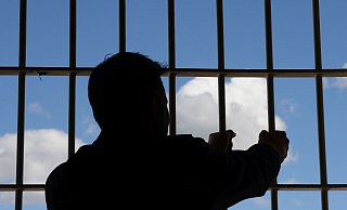 Der Herforder war erst am 25. Oktober verhaftet worden. Drei Tage später verletzte er sich in der Zelle schwer. - Verwendung weltweit, usage worldwide Der Herforder war erst am 25. Oktober verhaftet worden. Drei Tage später verletzte er sich in der Zelle schwer. - Verwendung weltweit, usage worldwide