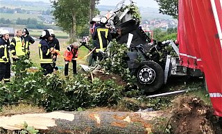 Am 15. September stirbt ein portugiesischer Lkw-Fahrer auf der Landesstraße 953 zwischen Borgentreich und Natzungen. - Burkhard Battran Am 15. September stirbt ein portugiesischer Lkw-Fahrer auf der Landesstraße 953 zwischen Borgentreich und Natzungen. - Burkhard Battran