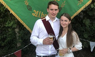 Das diesjährige Königspaar in Albaxen, Julius Peters und Marie Kuhlmann. - privat Das diesjährige Königspaar in Albaxen, Julius Peters und Marie Kuhlmann. - privat