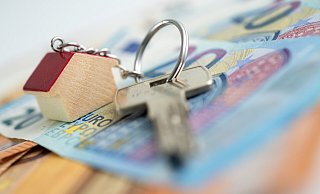 Die Mieten steigen - auch, weil sich immer weniger Menschen ein Eigenheim leisten können. - Verwendung weltweit Die Mieten steigen - auch, weil sich immer weniger Menschen ein Eigenheim leisten können. - Verwendung weltweit